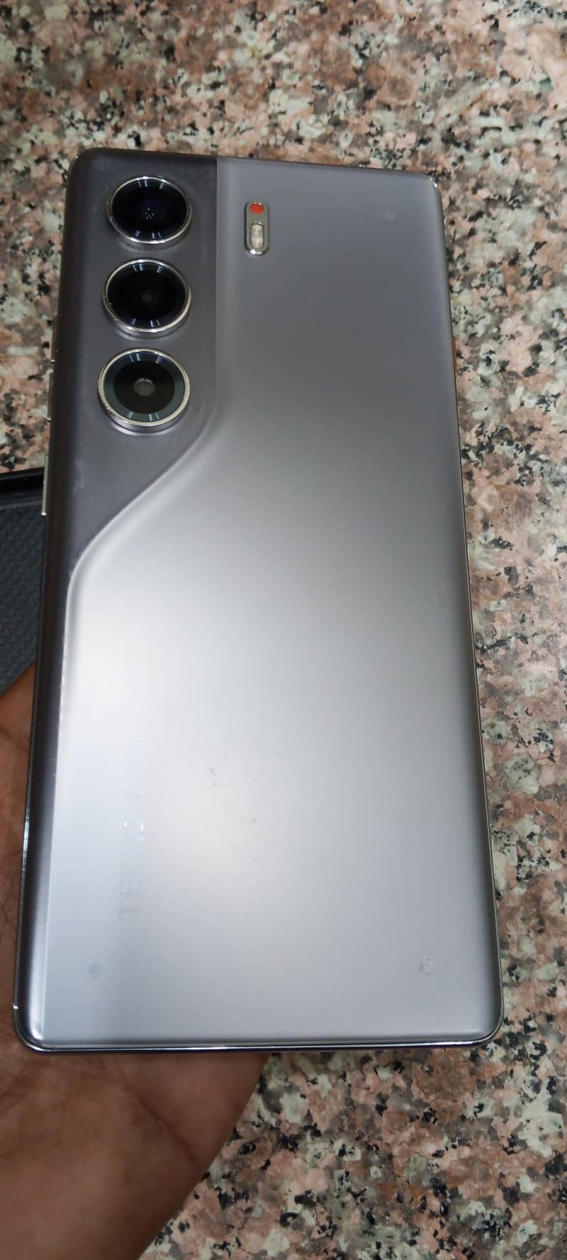 Tecno CAMON 40 Pro 5