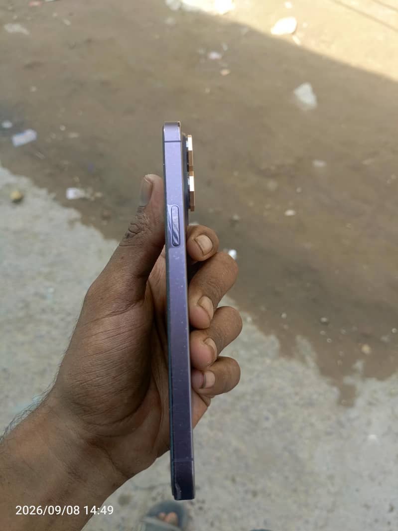 Apple iPhone 14 Pro Max 1