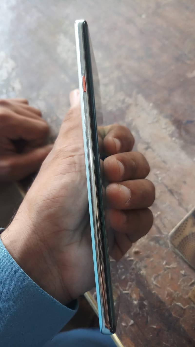 Tecno CAMON 40 Pro 0