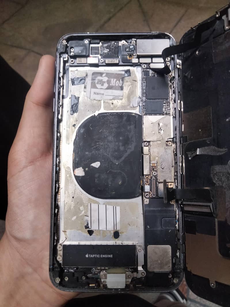 Apple iPhone 8 Plus 0