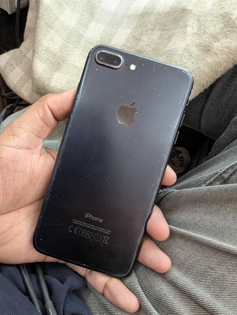 Apple iPhone 7 Plus 2