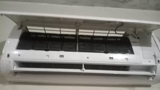 bilkul new ac 2 month chala