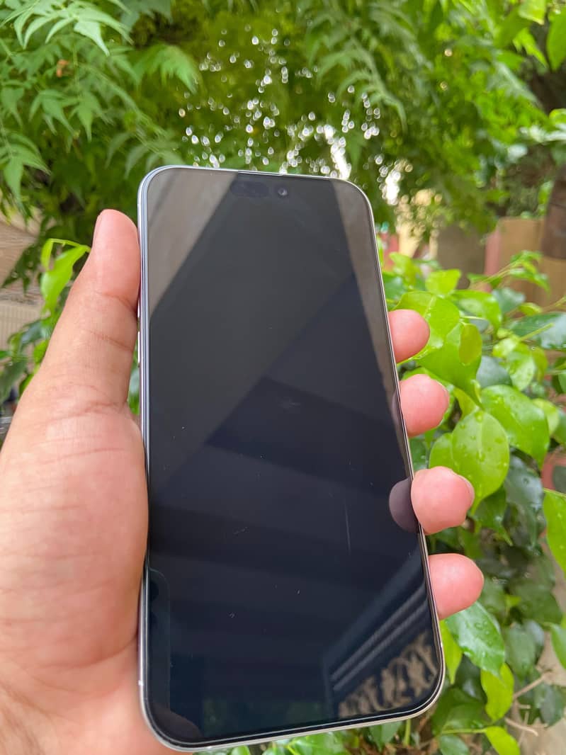 Apple iPhone 16 Pro Max 4
