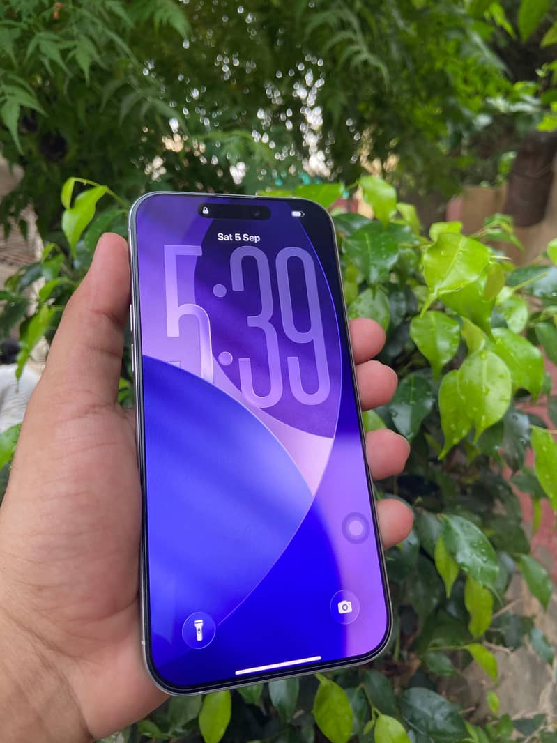 Apple iPhone 16 Pro Max 5