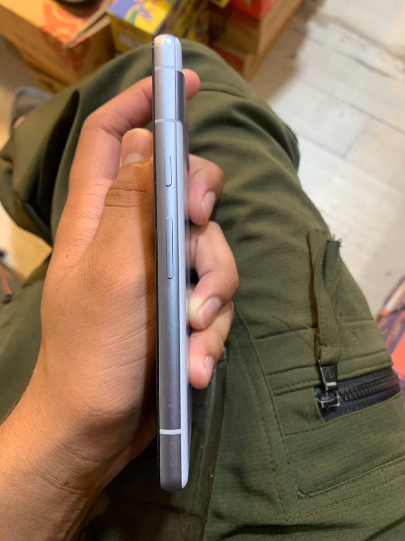Google Pixel 7a 2