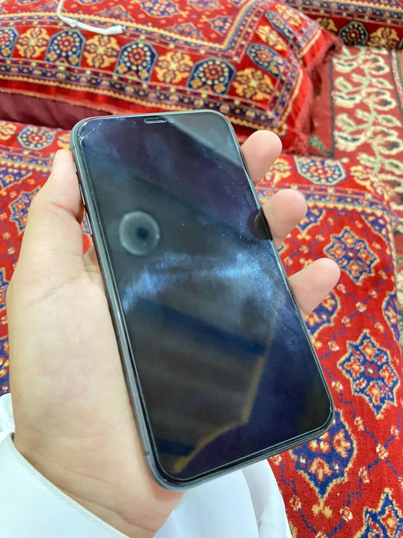 Apple iPhone 11 0