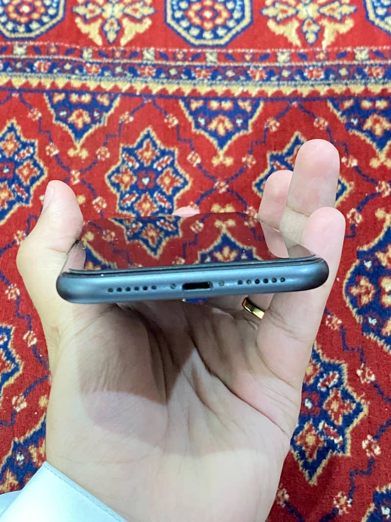 Apple iPhone 11 5
