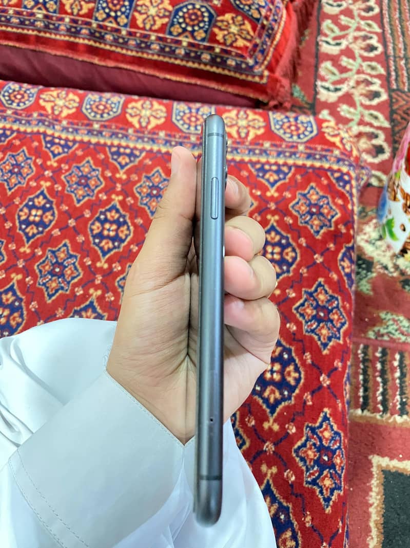Apple iPhone 11 6