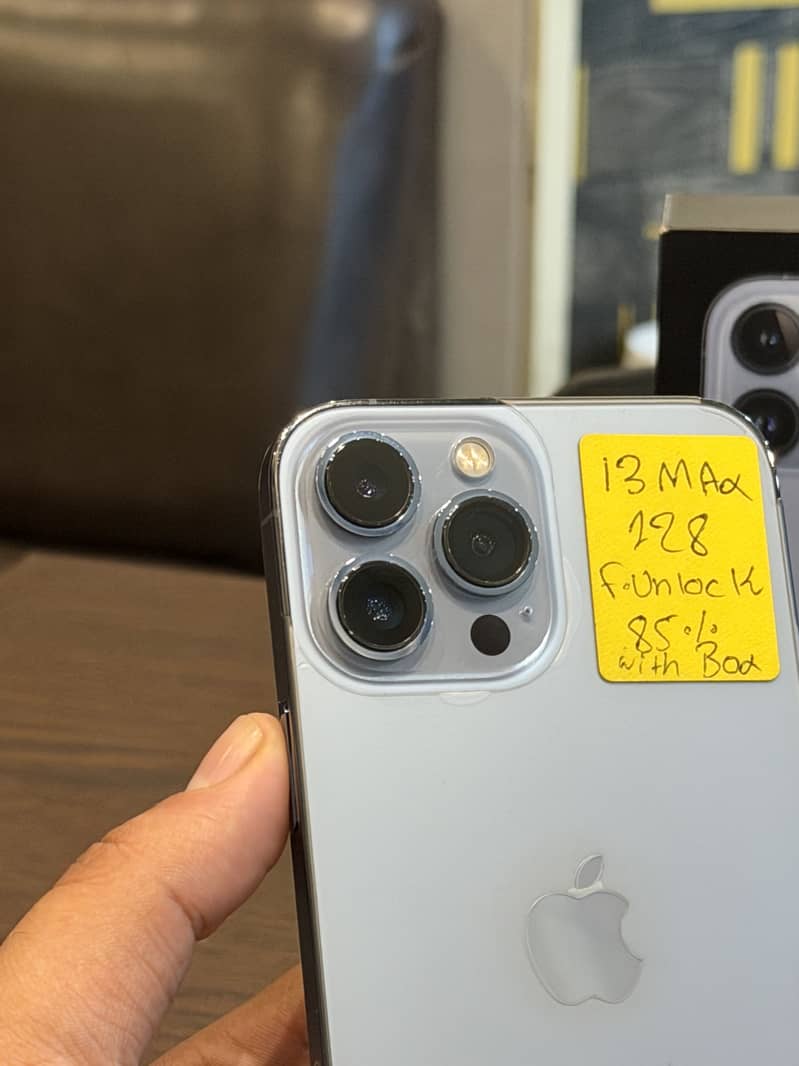 Apple iPhone 13 Pro Max 1
