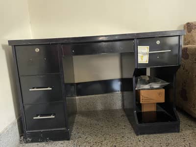 Table for Computor - 4 draws with keyboard tray