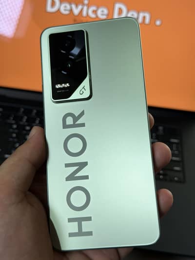 Honor GT