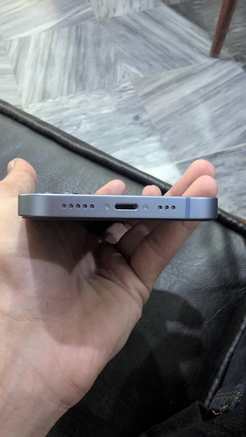 Apple iPhone 14 4