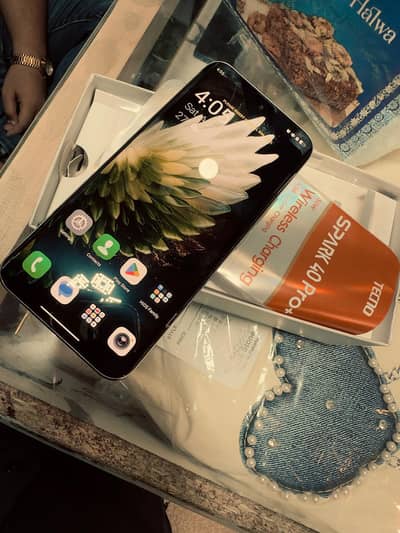 Tecno Spark 40 pro plus