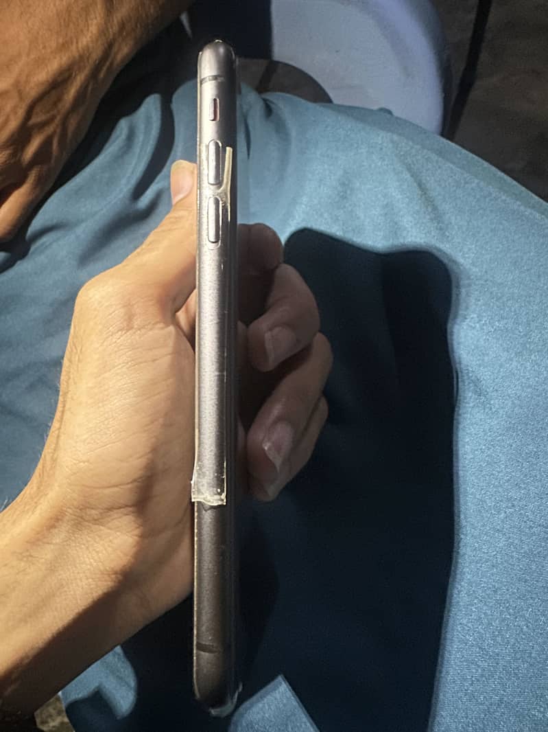 Apple iPhone 11 6