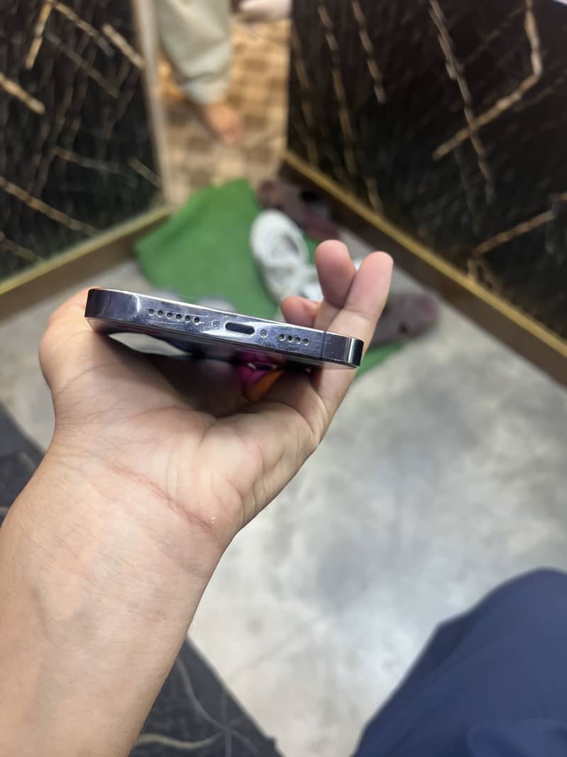 Apple iPhone 14 Pro Max 0