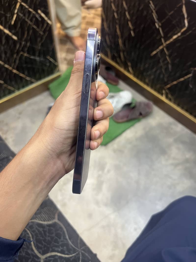 Apple iPhone 14 Pro Max 3