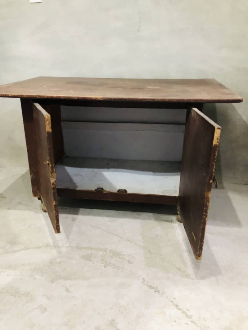 Iron table 1