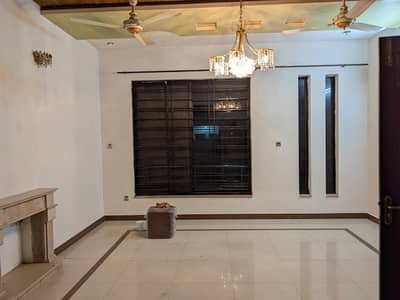 FOR RENT Fully Renovated 3-Beds Upper Portion with Servant Room I-8/3