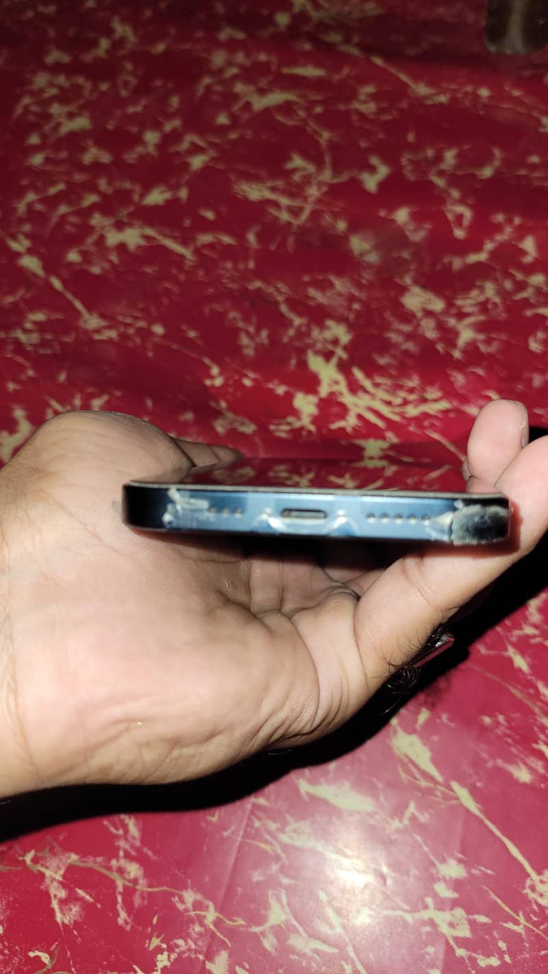 Apple Iphone 13 4