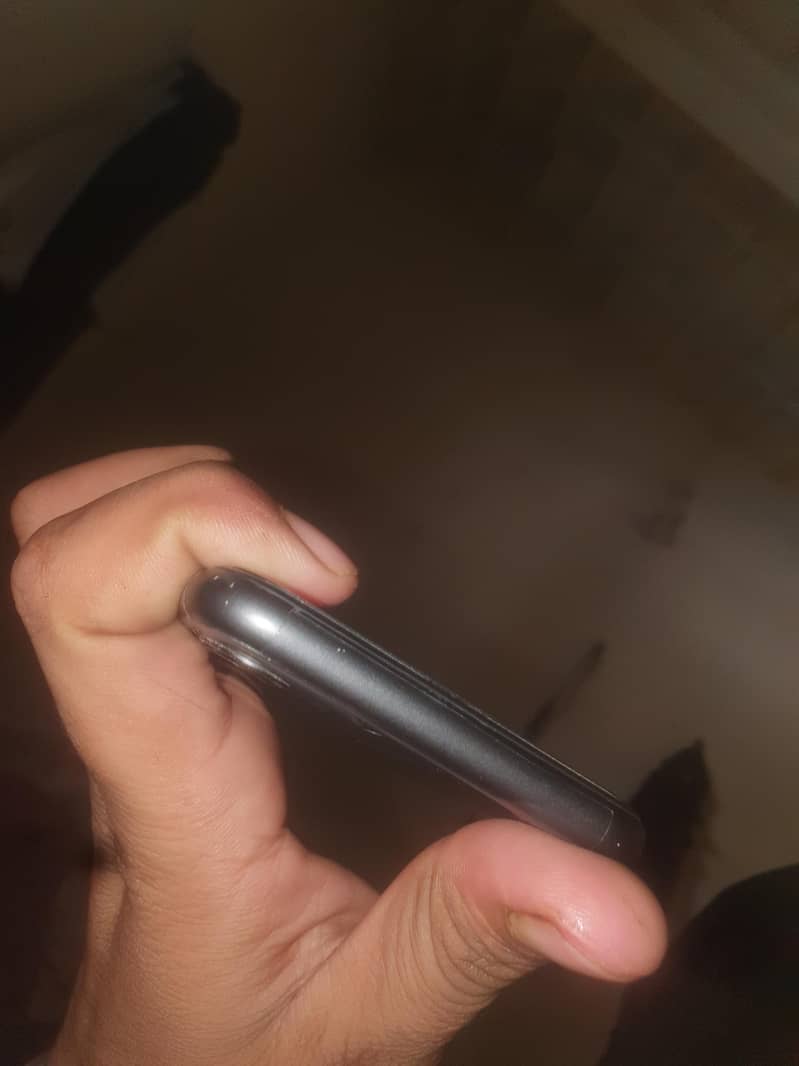 Apple iPhone 11 5