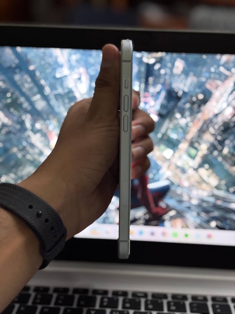 Apple iPhone 15 plus 2