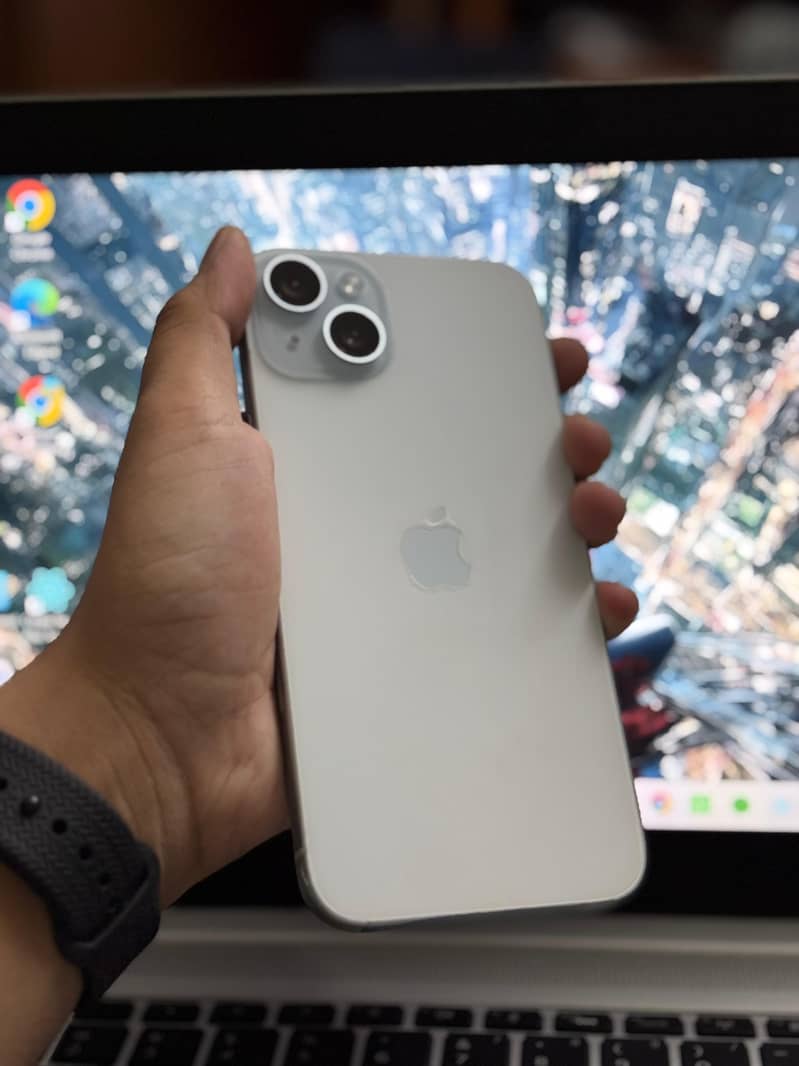 Apple iPhone 15 plus 4
