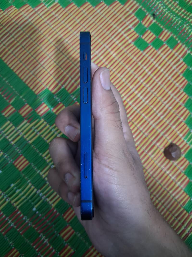 Apple iPhone 12 mini 3