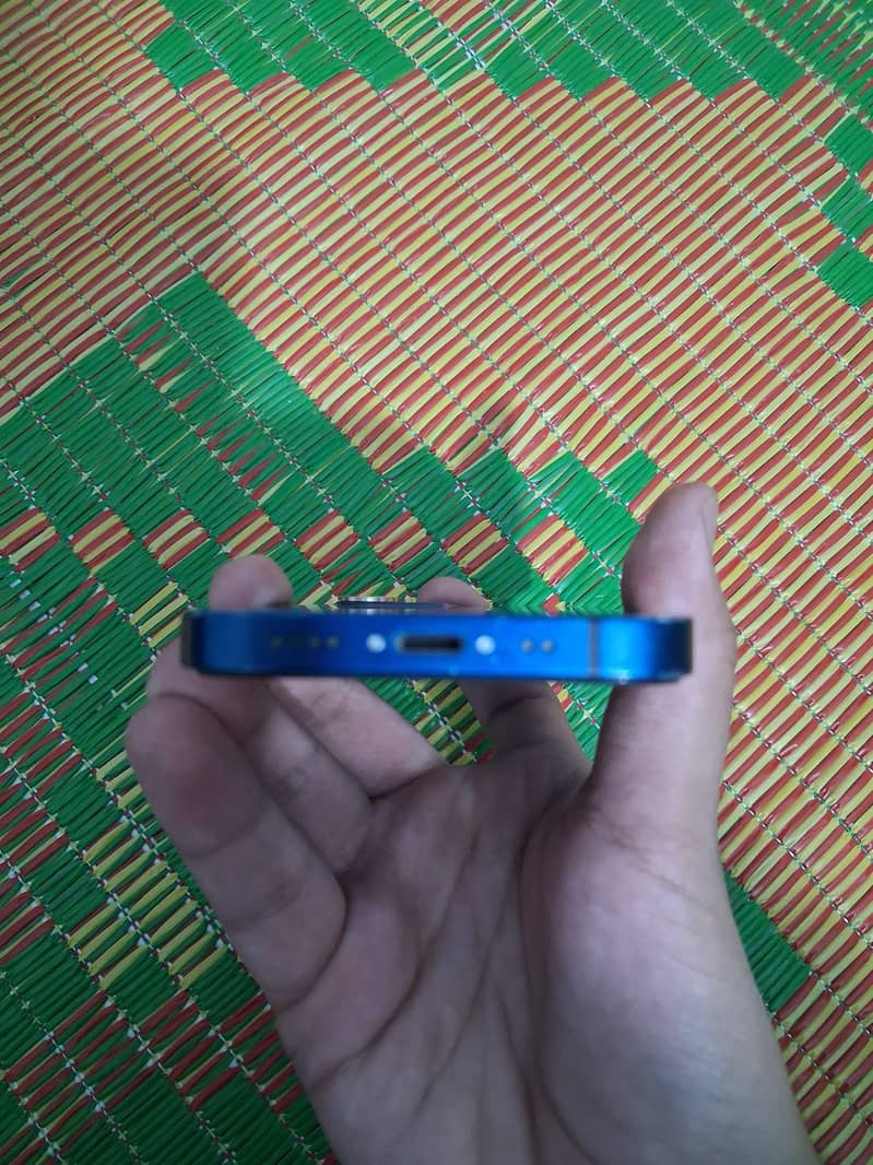 Apple iPhone 12 mini 4