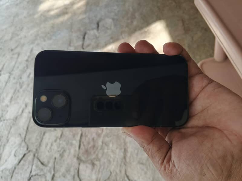 Apple iPhone 13 1