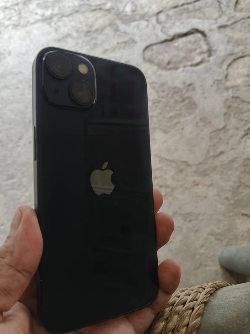 Apple iPhone 13 2