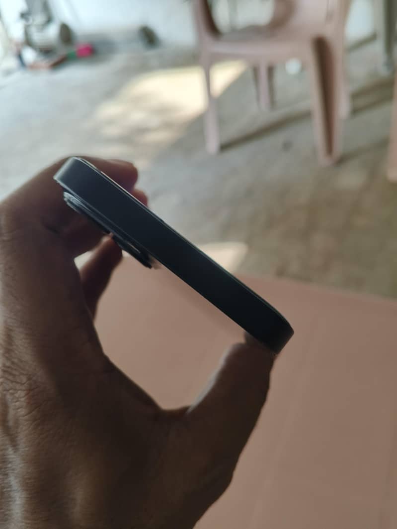 Apple iPhone 13 3