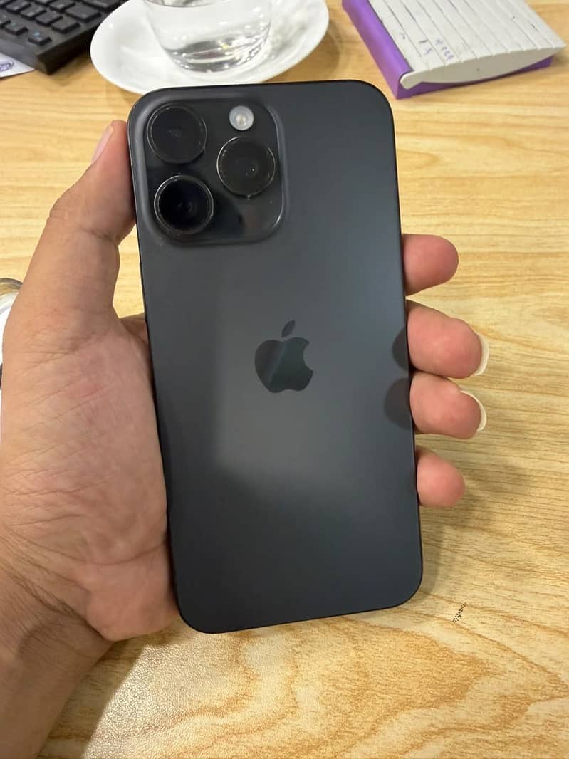 Apple iPhone 15 Pro Max 1
