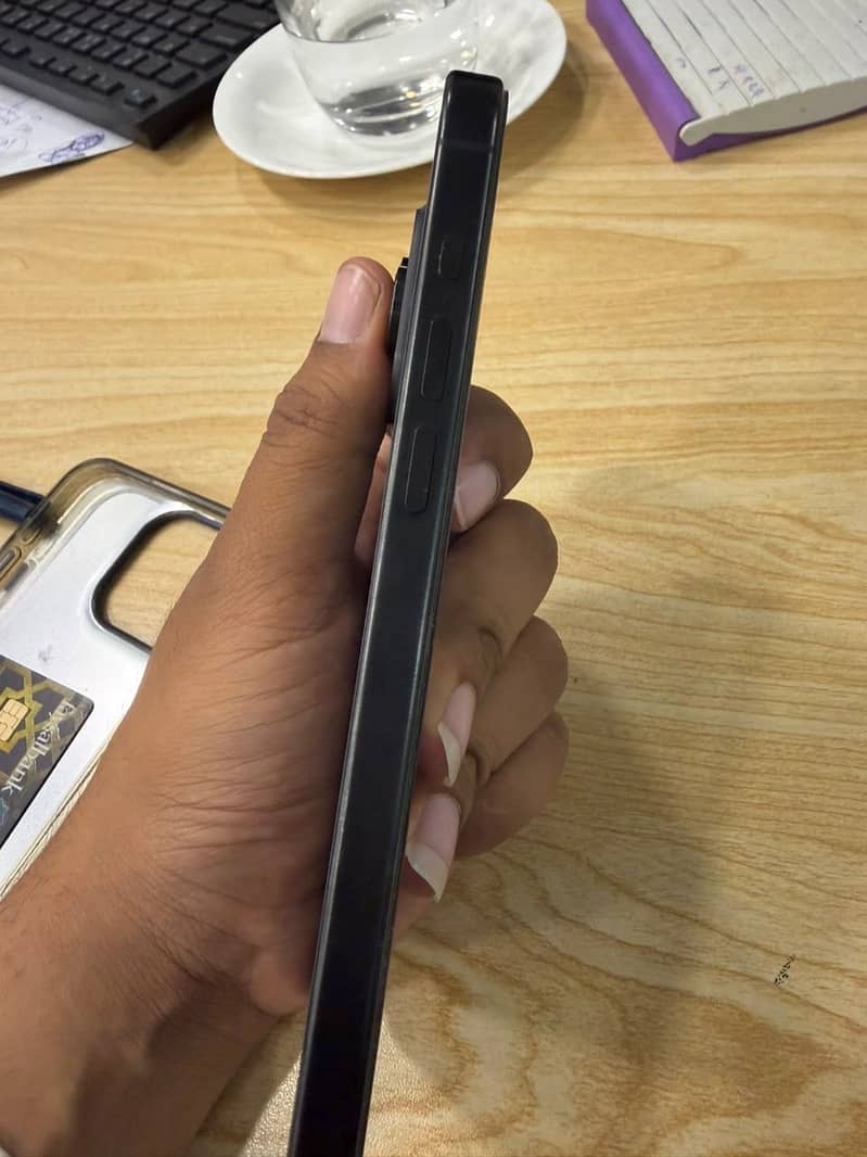 Apple iPhone 15 Pro Max 3