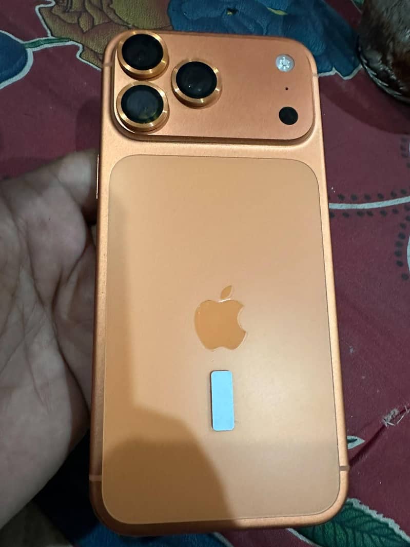 Apple iPhone 17 Pro Max 4