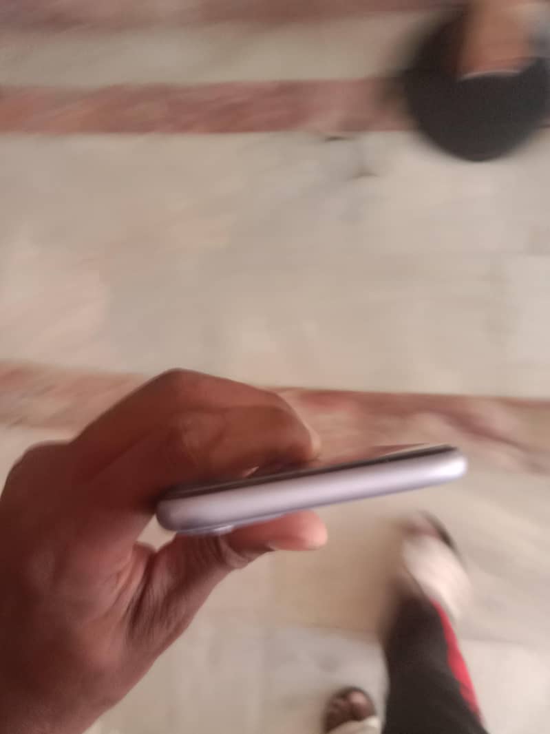 Apple iPhone 11 2