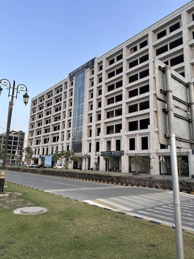 OFFICE SPACE AND FEMALE SALOON SOFTWARE HOUSE CALL CENTRE SPACE AVAILABLE IN MAIN BOULEVARD WAPDA TOWN