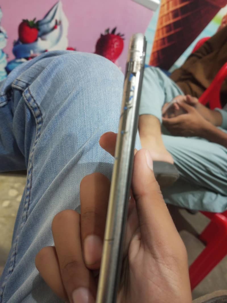 Apple iPhone X 3