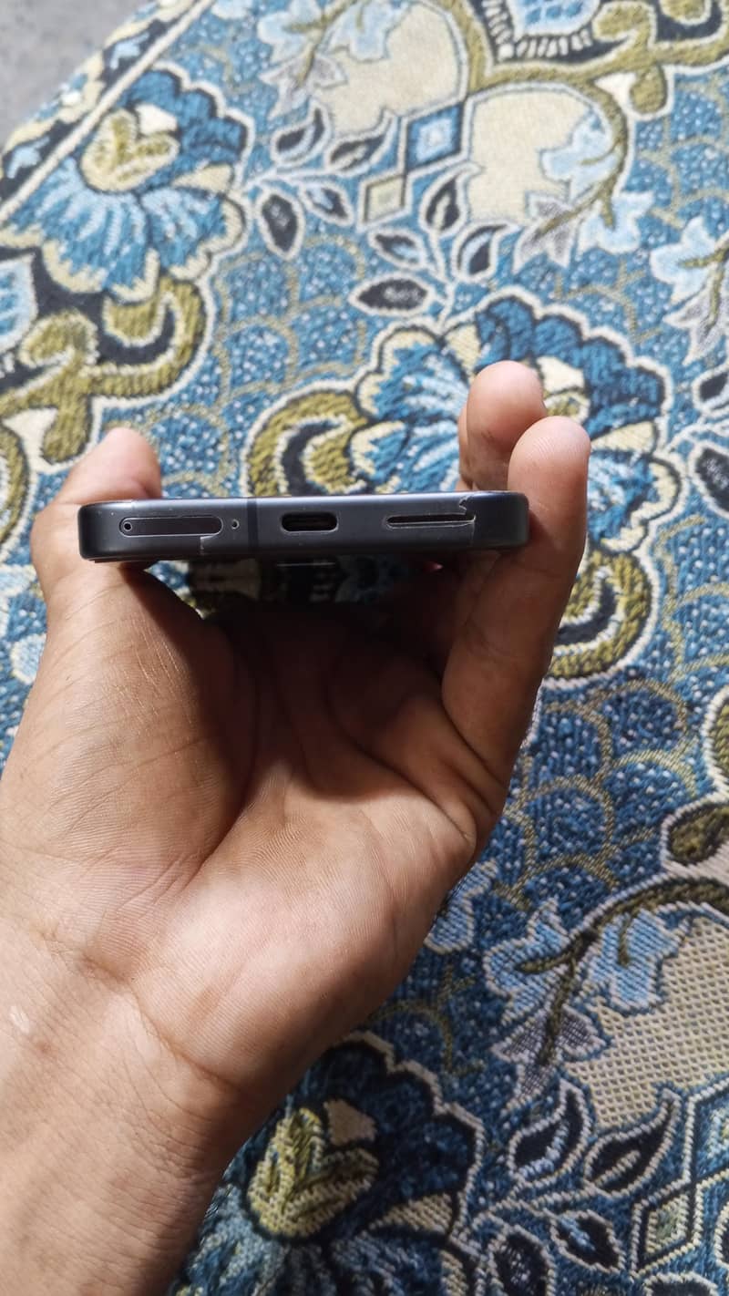 Google Pixel 9 4