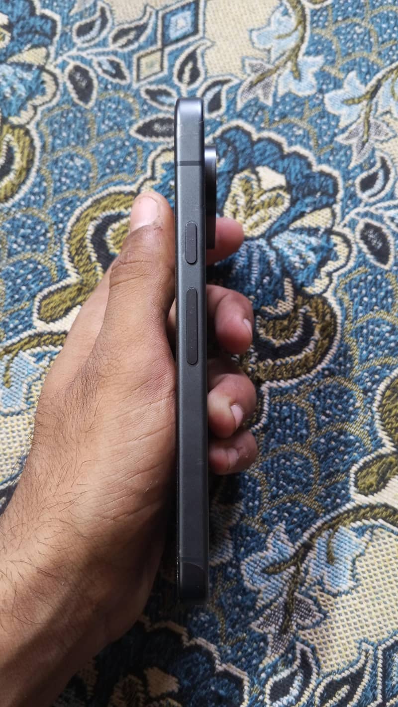 Google Pixel 9 5
