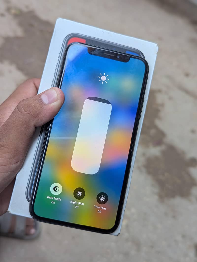 Apple iPhone X 3
