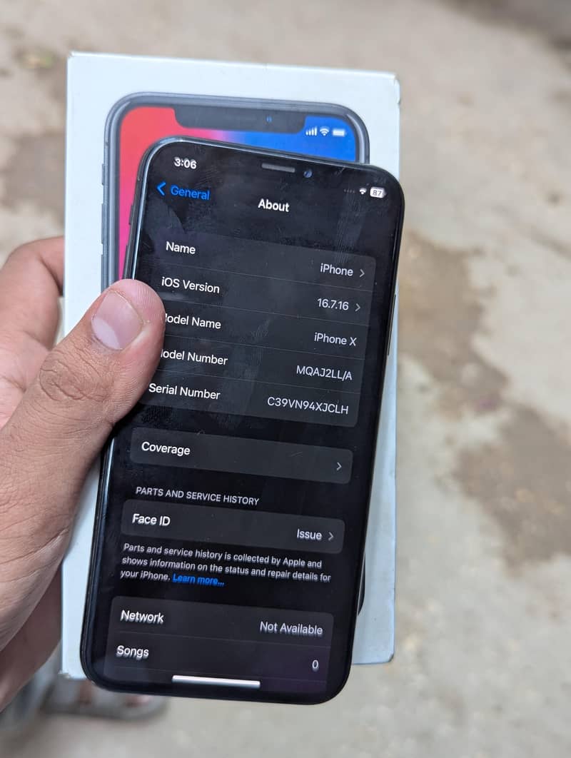 Apple iPhone X 4