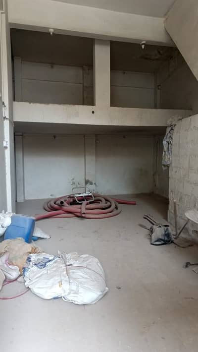 Shop / WAREHOUSE FOR SALE