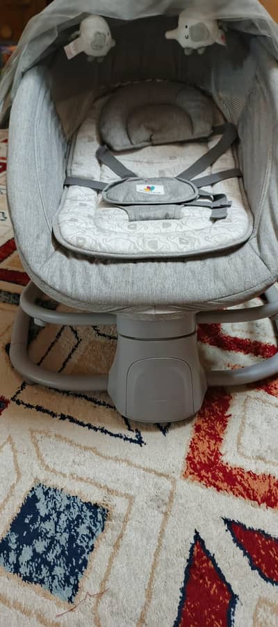 Mastela 4 in 1 Deluxe Multi Functional Bassinet Swing 10/10 Condition