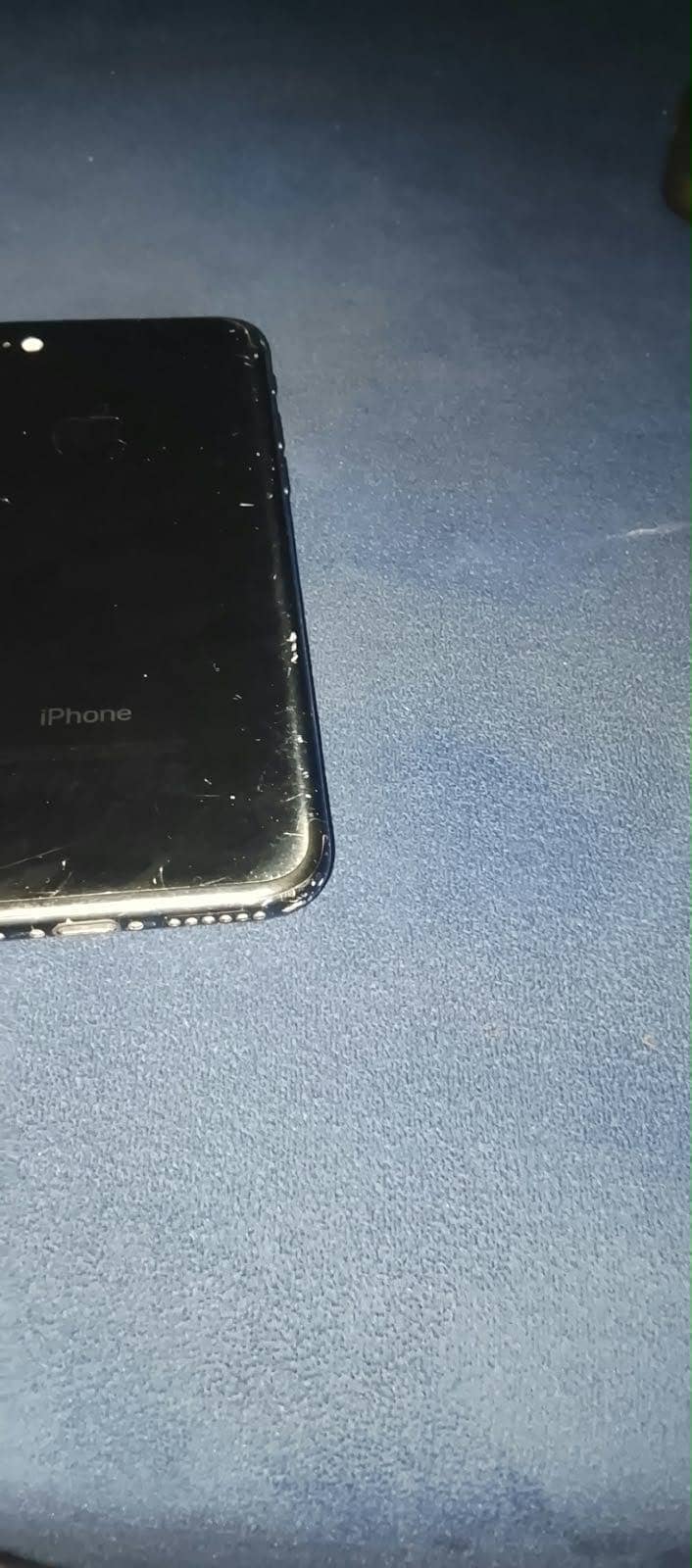 Apple iPhone 7 10
