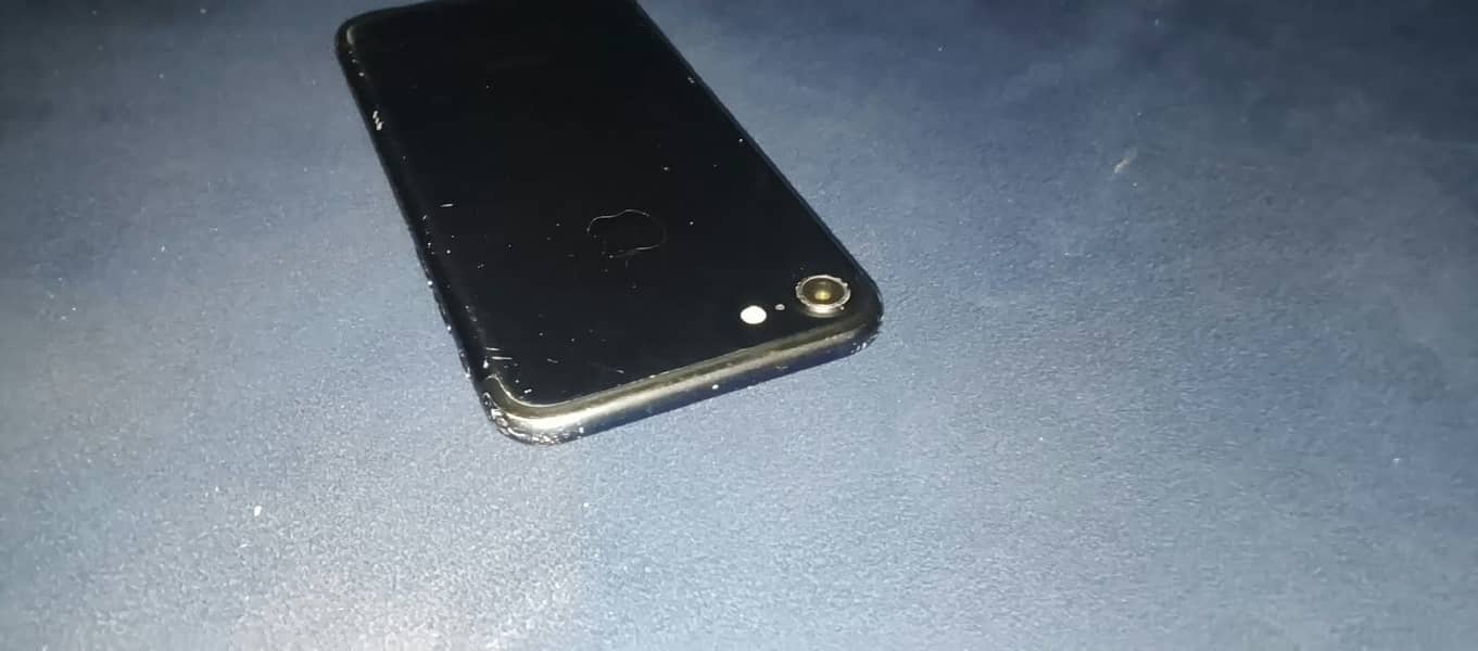 Apple iPhone 7 11
