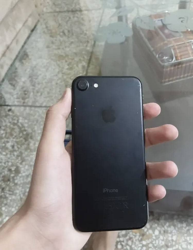 Apple iPhone 7 4
