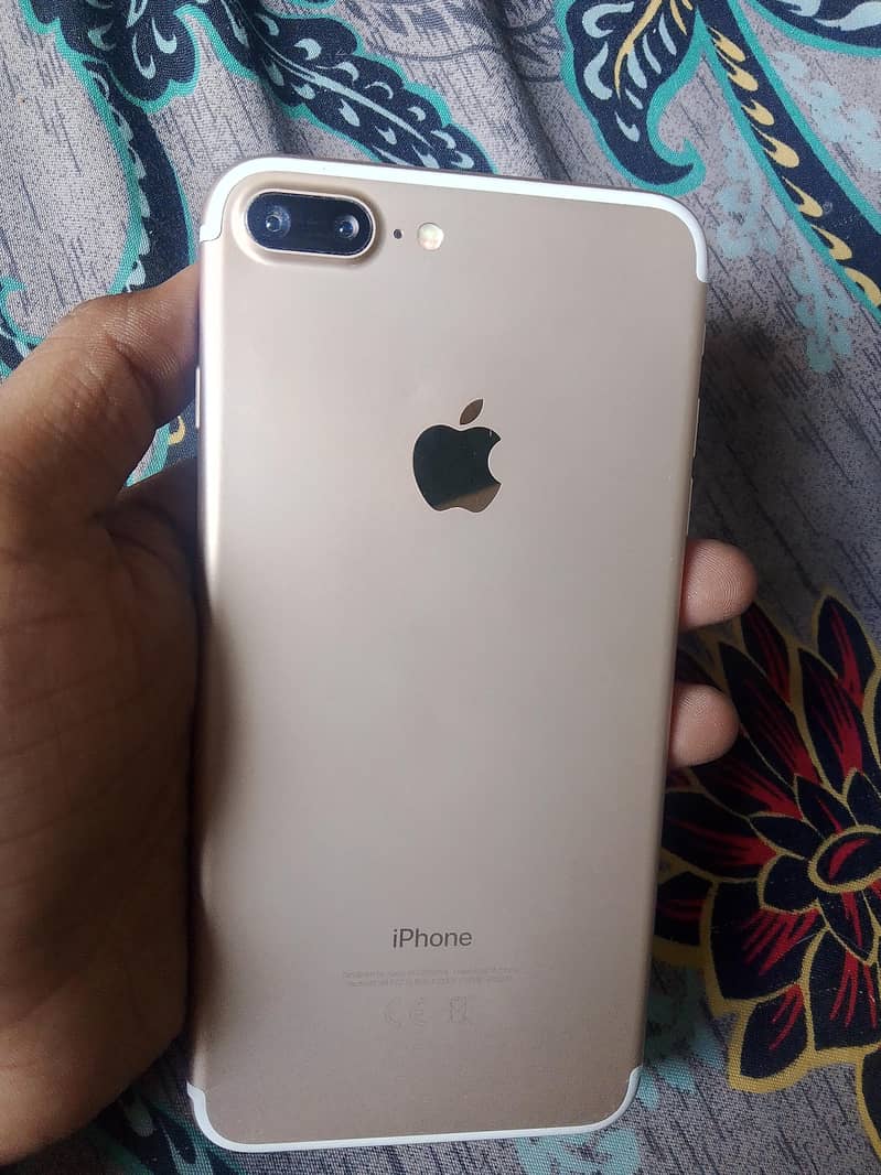 Apple iPhone 7 Plus 1