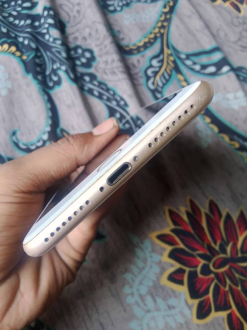 Apple iPhone 7 Plus 2