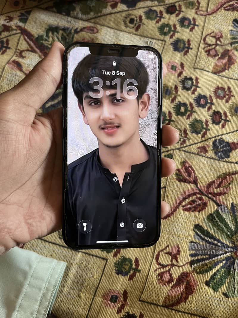 Apple iPhone 12 3