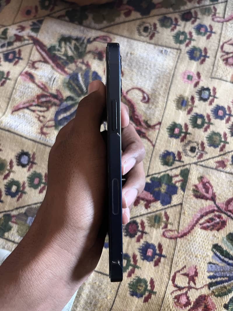 Apple iPhone 12 5